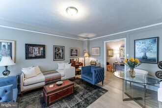 2031 Locust St in Philadelphia, PA - Building Photo - Building Photo