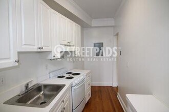 15 Green St in Brookline, MA - Foto de edificio - Building Photo