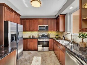 11280 La Maida St in Los Angeles, CA - Building Photo - Building Photo