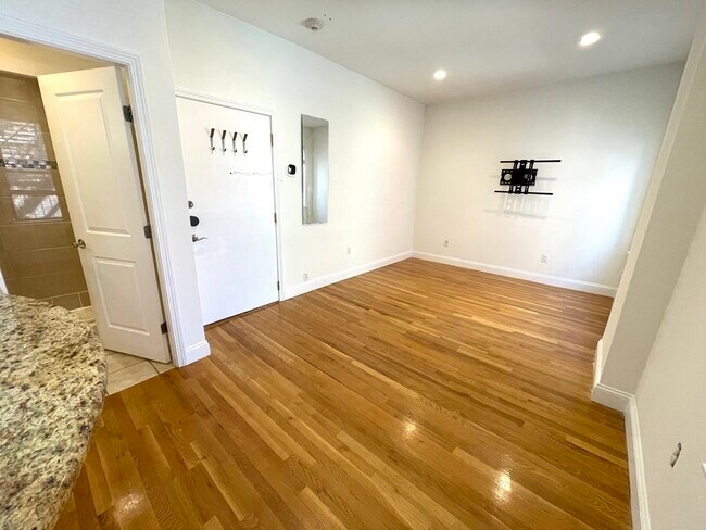 328 Commercial Street-Unit -33 in Boston, MA - Building Photo - Building Photo