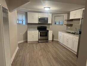 7819 S Euclid Ave in Chicago, IL - Building Photo - Building Photo