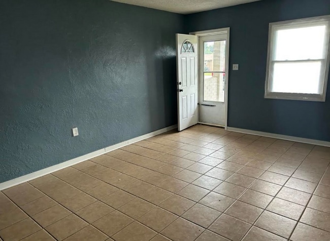 294 W Wood St in Spartanburg, SC - Foto de edificio - Building Photo