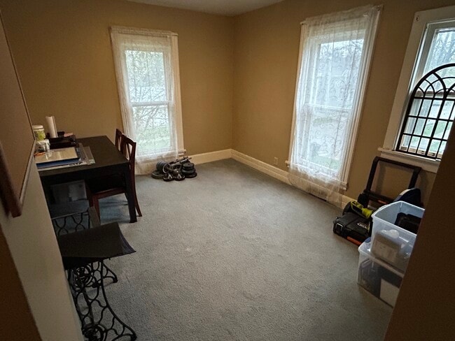 532 W South St, Unit Unit 2 - upper, Unit Unit 2 - upper