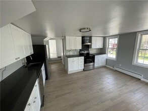 19 Broadhead St in Ellenville, NY - Building Photo - Building Photo