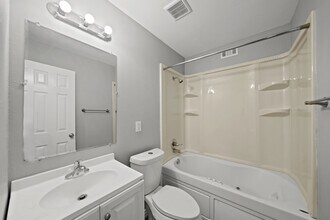 13447 Castilian Dr in Houston, TX - Building Photo - Building Photo