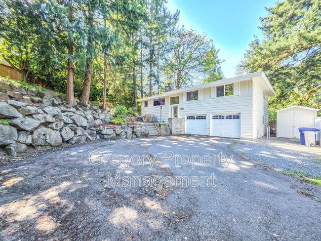 property at 15506 Juanita Dr NE