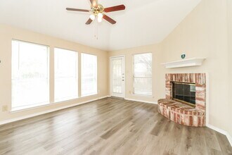 4001 Periwinkle Dr in Fort Worth, TX - Building Photo - Building Photo