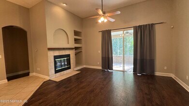 614 Loire Ct in Jacksonville, FL - Building Photo - Building Photo