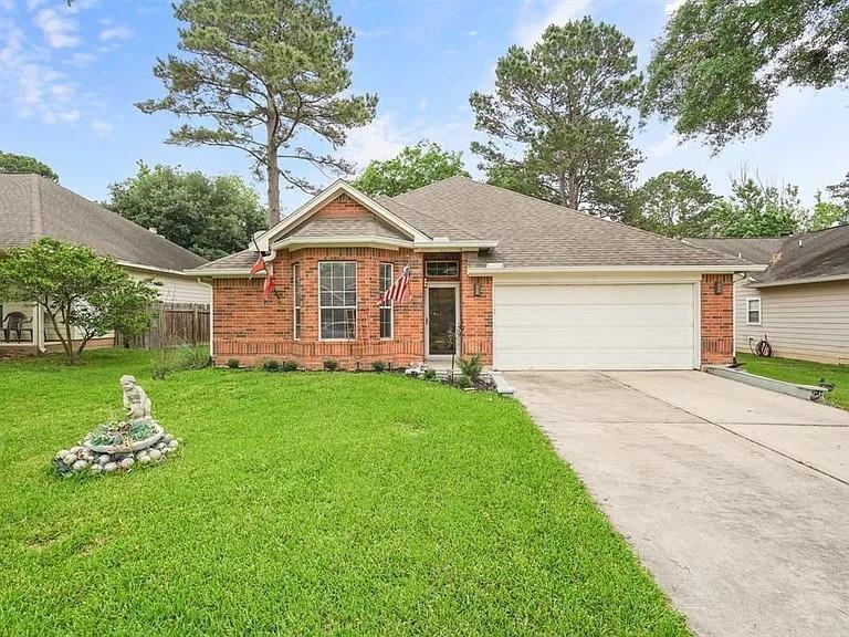 3414 Nottingham Ln in Montgomery, TX - Building Photo