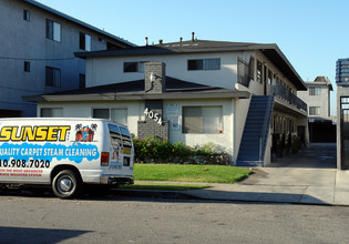 4054 W 129th St in Hawthorne, CA - Building Photo - Building Photo