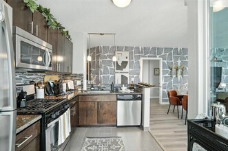 323 E Ohio St in Chicago, IL - Foto de edificio - Building Photo