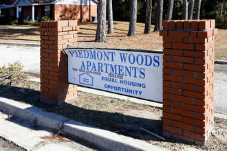 Piedmont Woods Apartments in Barnesville, GA - Building Photo - Building Photo