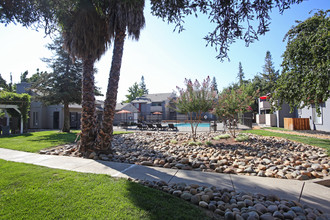 Veranda at the Park in Sacramento, CA - Building Photo - Building Photo