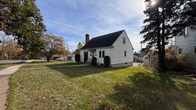 120 Garden St in Duluth, MN - Building Photo - Building Photo