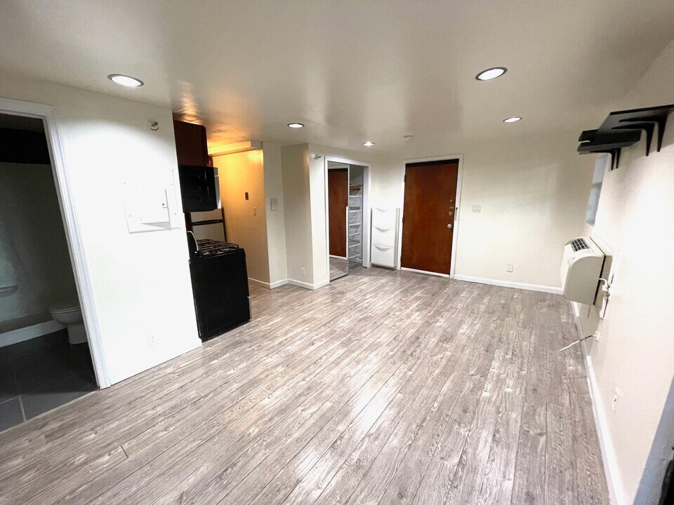 513 Monroe St-Unit -2 in Hoboken, NJ - Building Photo