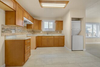 2020 Auseon Ave in Oakland, CA - Building Photo - Building Photo