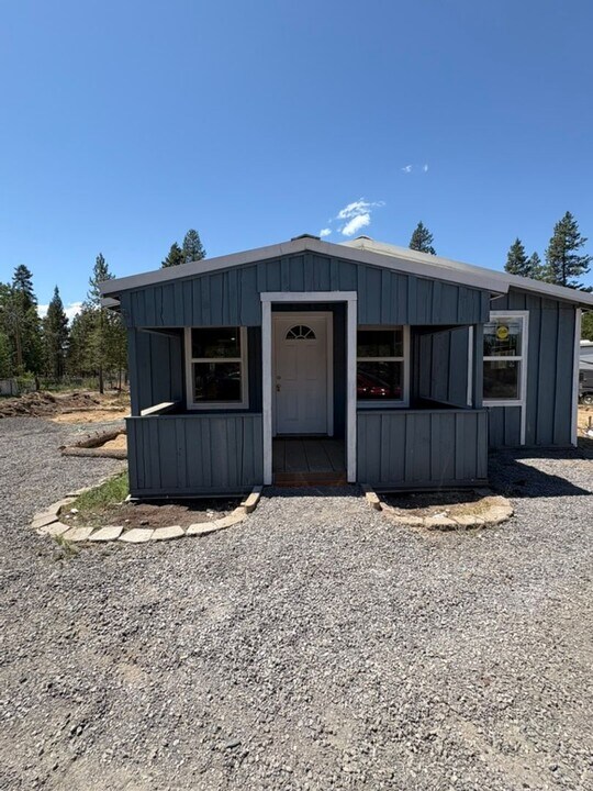52563 Doe Ln in La Pine, OR - Building Photo