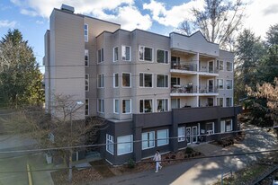 Blakely Place Condominiums in Seattle, WA - Building Photo