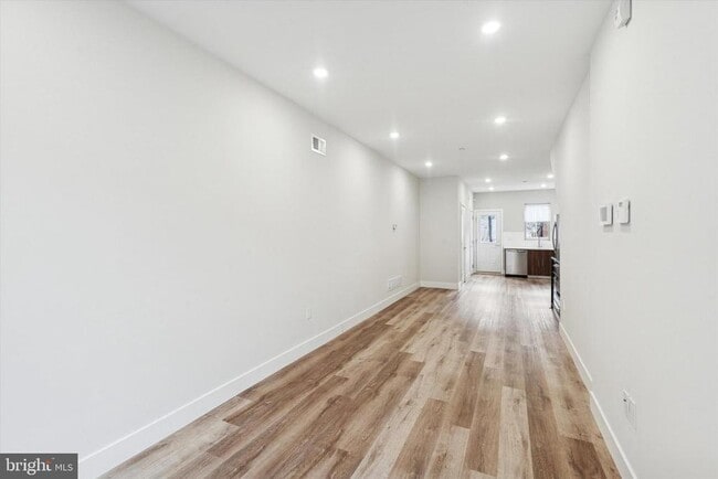 property at 2213 Emerald St