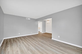 Tara Hall in Houston, TX - Building Photo - Interior Photo