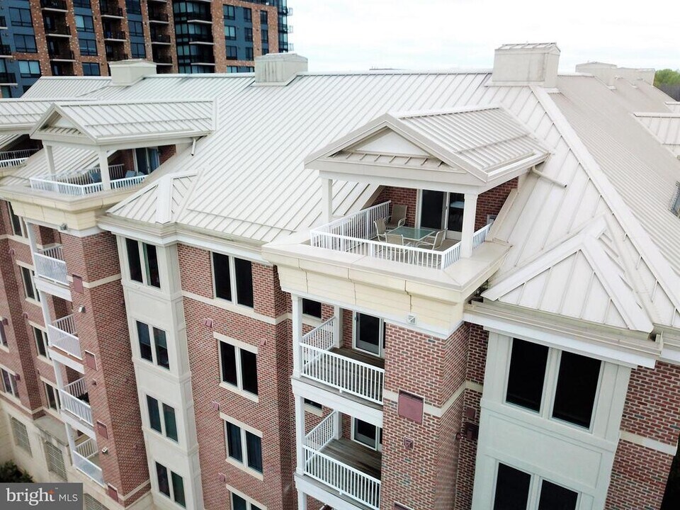 10205 Wincopin Cir in Columbia, MD - Building Photo