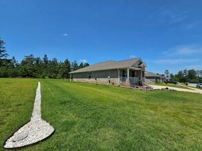 6408 Arcadia Bluffs Ave in Laurel Hill, FL - Building Photo - Building Photo