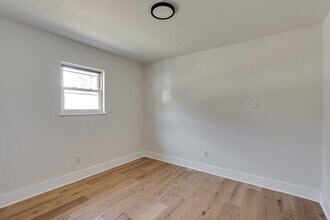 1516 Springvale Rd in Chattanooga, TN - Foto de edificio - Building Photo