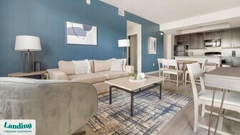 4590 Winkler Ave, Unit 01-102 in Ft. Myers, FL - Building Photo