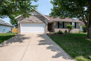 709 E Placer Mill Rd in Nixa, MO - Building Photo