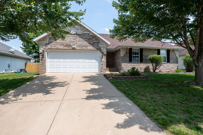 property at 709 E Placer Mill Rd