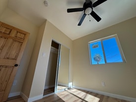 1628 W 24th St in Los Angeles, CA - Building Photo