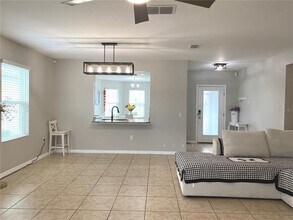 8948 Mondial Ct in Venice, FL - Building Photo - Building Photo