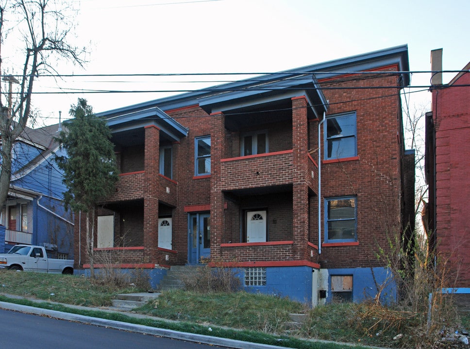 425 McGregor Ave in Cincinnati, OH - Building Photo