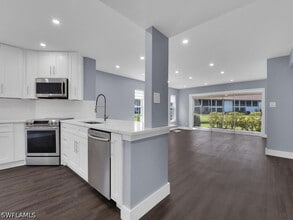 1200 Misty Pines Cir in Naples, FL - Building Photo - Building Photo