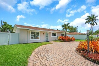 105 Palamino Cir in Boca Raton, FL - Building Photo - Building Photo