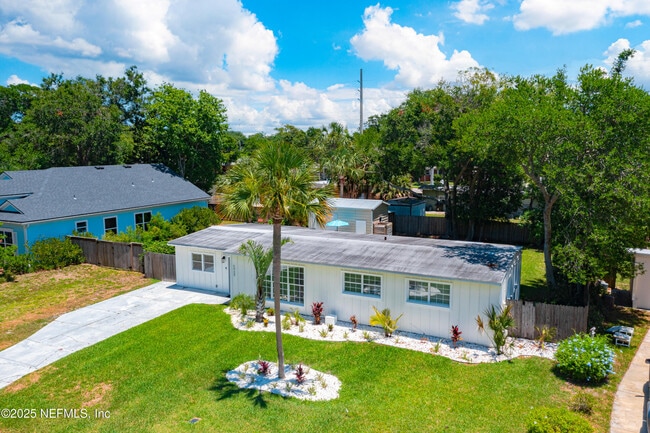property at 1717 Sunset Dr