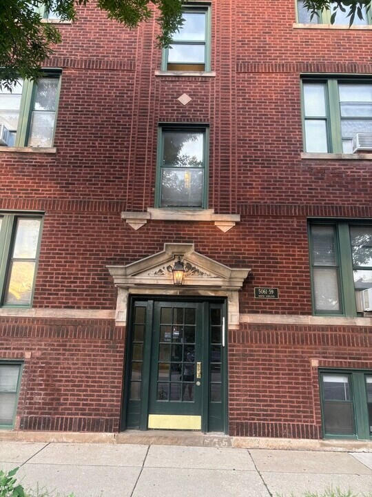 5059 N Ashland Ave in Chicago, IL - Building Photo
