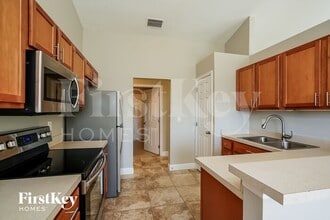 3313 NE 15th Pl in Cape Coral, FL - Foto de edificio - Building Photo