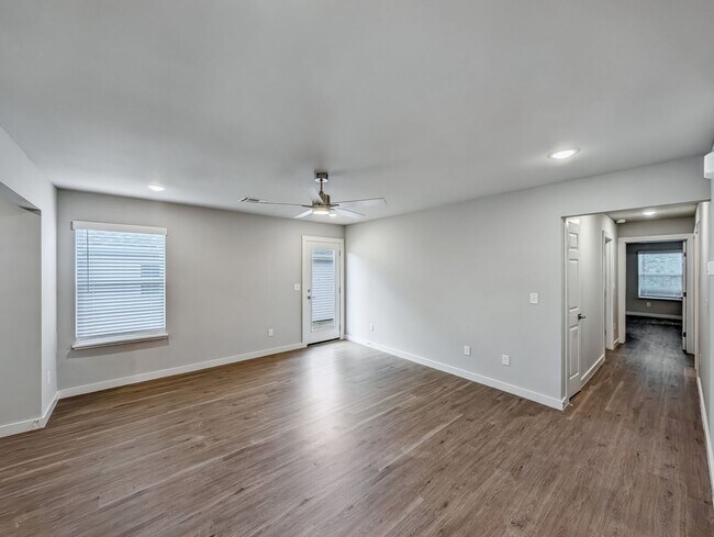 317 NW 65th Ave in Bentonville, AR - Building Photo - Building Photo