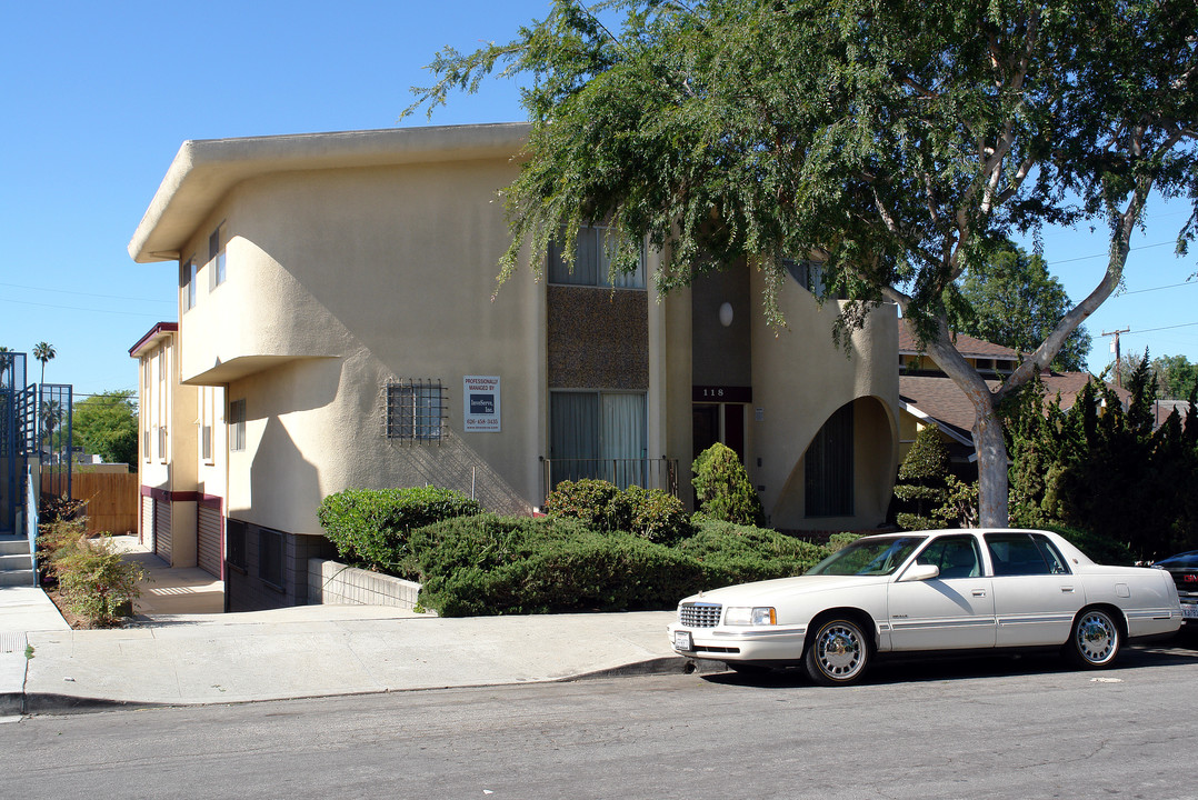 118 W 64th Pl in Inglewood, CA - Building Photo