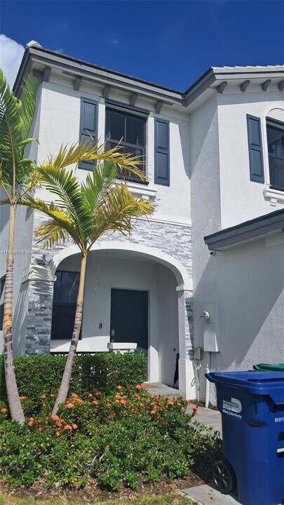 28532 SW 133rd Path in Homestead, FL - Building Photo
