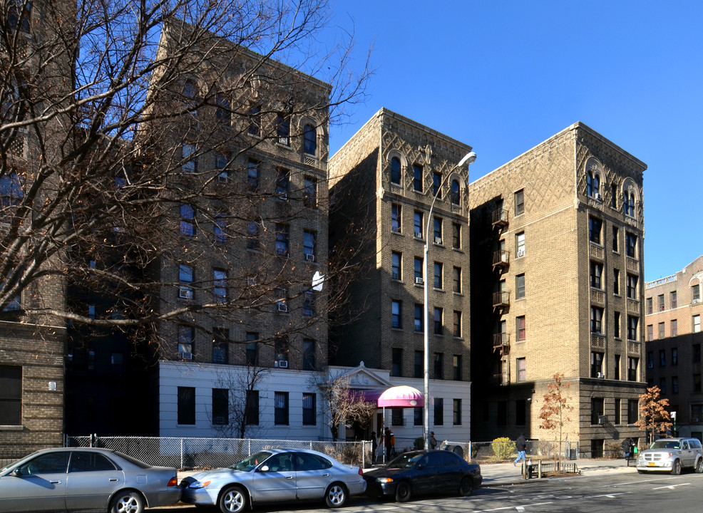 1555 Grand Concourse in Bronx, NY - Building Photo