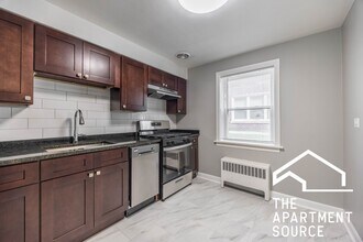 6733 N California Ave, Unit GW in Chicago, IL - Foto de edificio - Building Photo