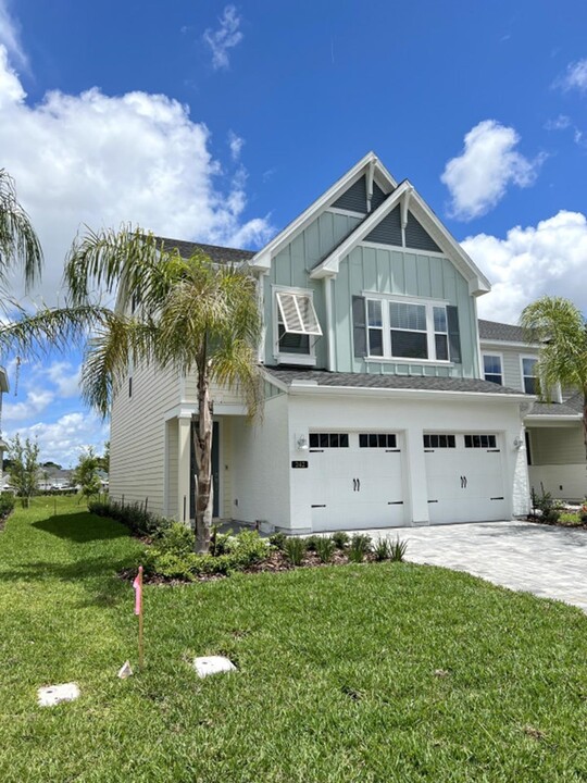 242 Killarney Ave in Saint Johns, FL - Building Photo