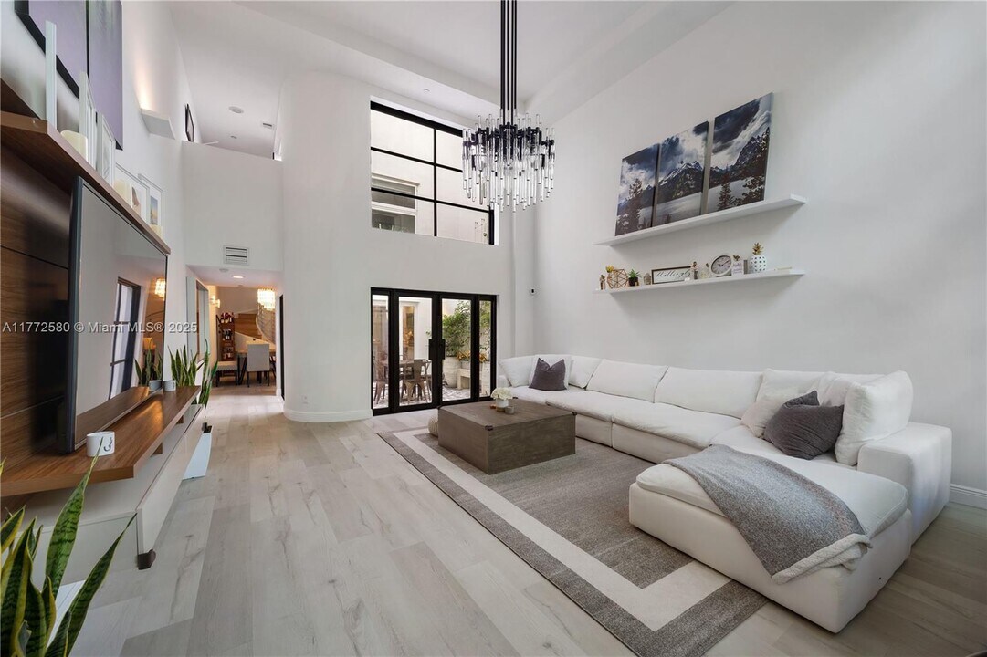 920 NE 16th Ter in Fort Lauderdale, FL - Building Photo