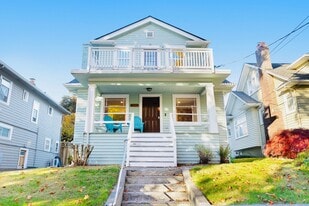 4551 4th Ave NE in Seattle, WA - Building Photo