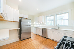 301 Alewife Brook Pky, Unit #1 in Somerville, MA - Building Photo