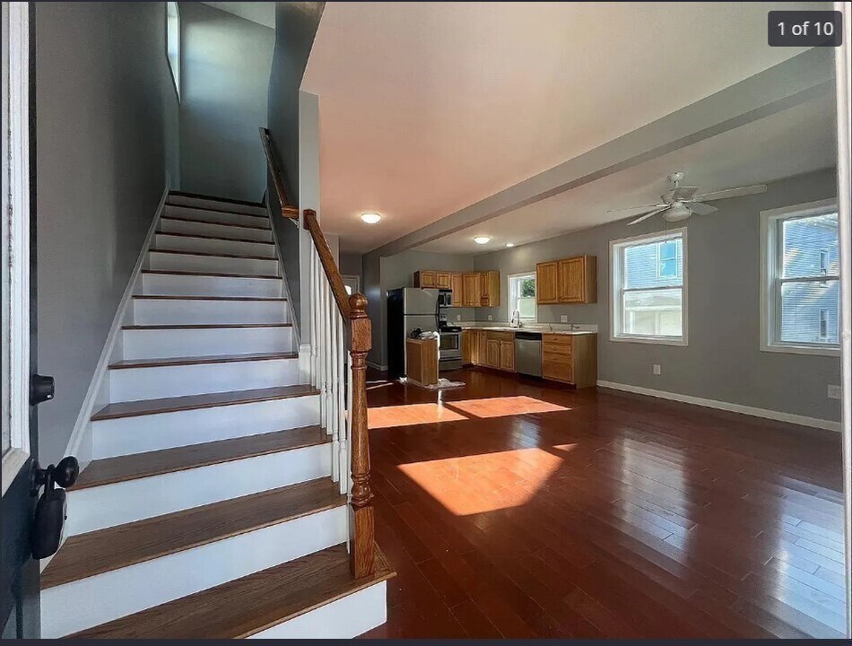 11 Avon Pl in Haverhill, MA - Building Photo