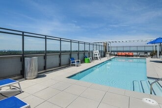 Ellis Bethesda in Bethesda, MD - Foto de edificio - Building Photo