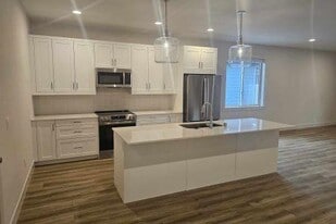 4702 Pine Crest Dr in Billings, MT - Building Photo